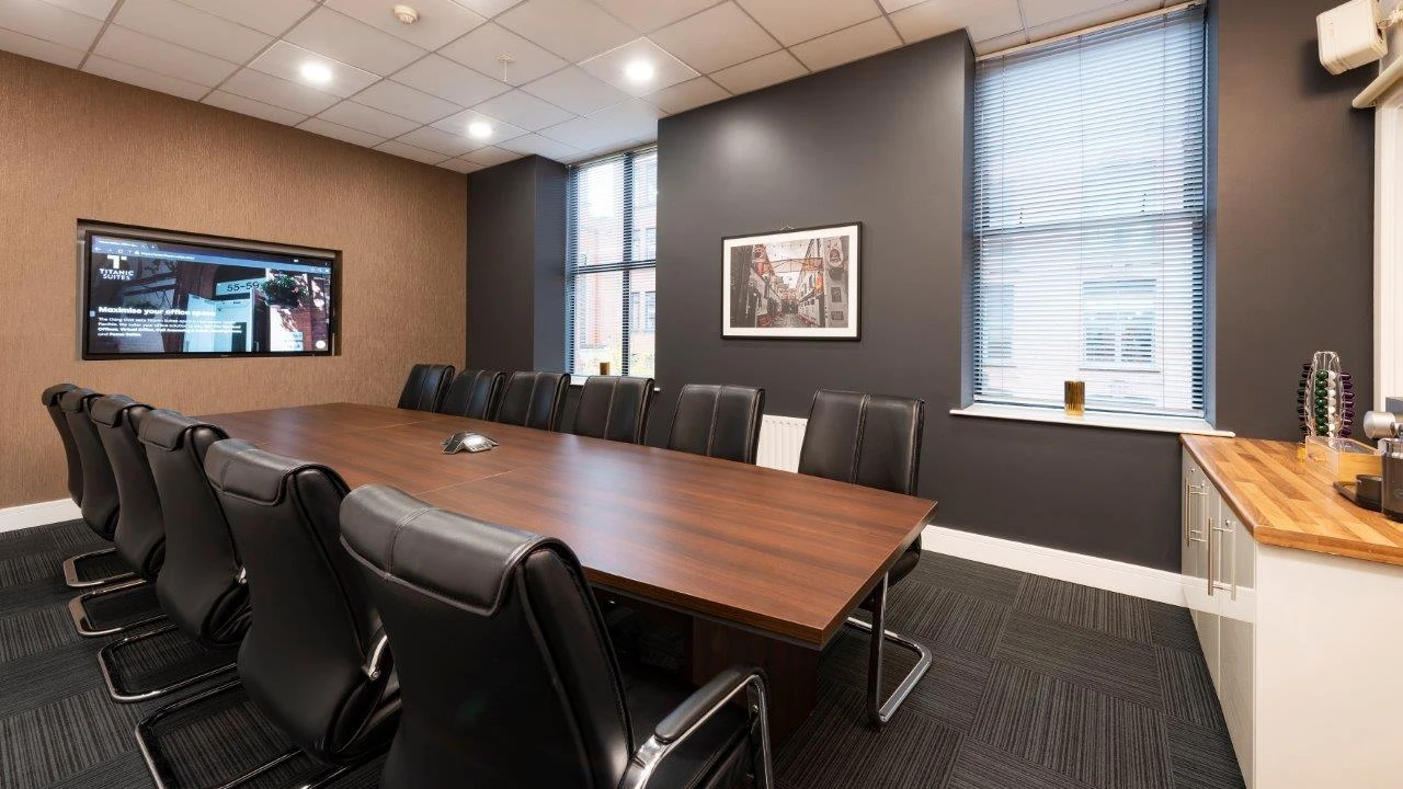 
                        boardroom-sideshot.jpg, Belfast, BT2 8FE